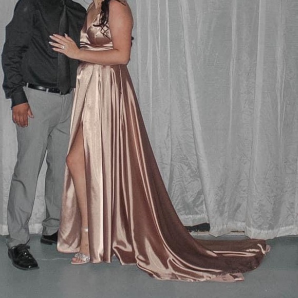 Sherri Hill plunging v-neck long A-Line Dress - Picture 4 of 5